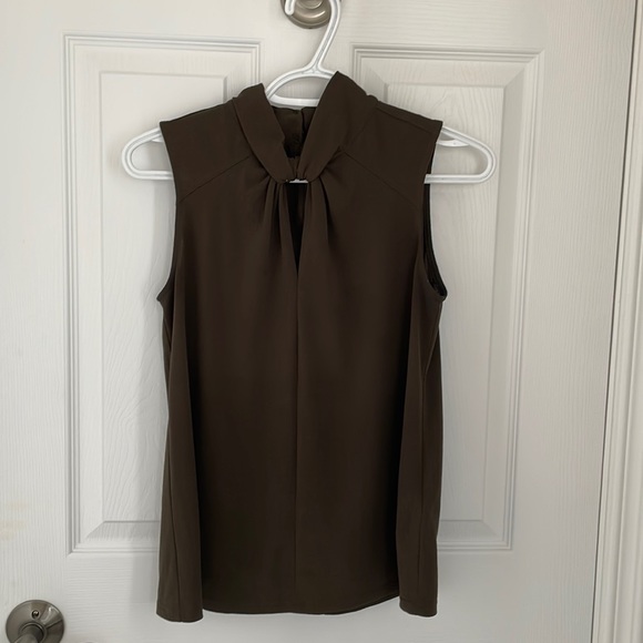 3/$15 🛍H&M top - Picture 1 of 4